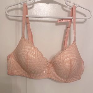 Beautiful light pink bra. B cup, B32 band no under wire